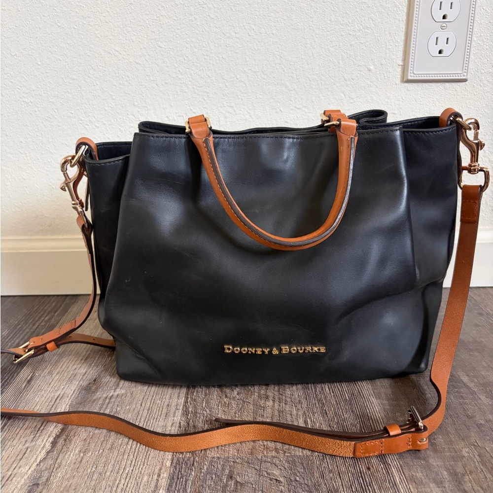 Dooney & Bourke Black Large Barlow Bag